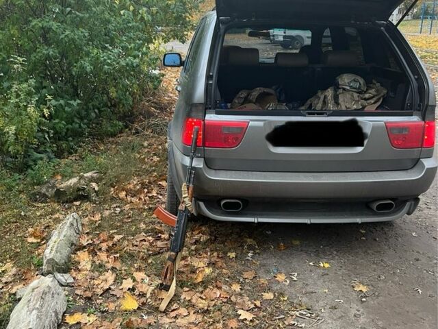 Серый БМВ Х5, объемом двигателя 3 л и пробегом 333 тыс. км за 11500 $, фото 17 на Automoto.ua