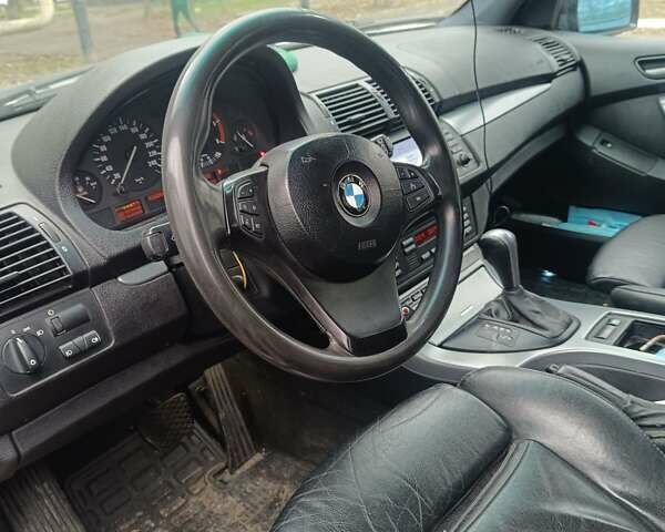 Сірий БМВ Х5, об'ємом двигуна 3 л та пробігом 412 тис. км за 6100 $, фото 2 на Automoto.ua