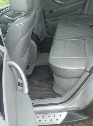 Серый БМВ Х5, объемом двигателя 2.99 л и пробегом 400 тыс. км за 9700 $, фото 14 на Automoto.ua