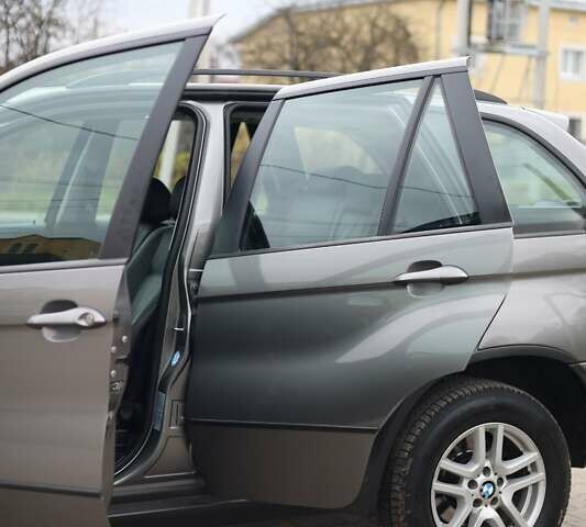 Серый БМВ Х5, объемом двигателя 2.98 л и пробегом 332 тыс. км за 8700 $, фото 16 на Automoto.ua