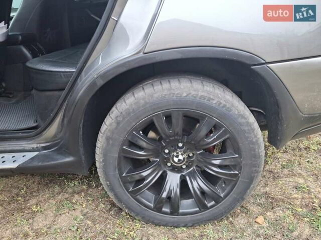 Серый БМВ Х5, объемом двигателя 3 л и пробегом 330 тыс. км за 11400 $, фото 9 на Automoto.ua
