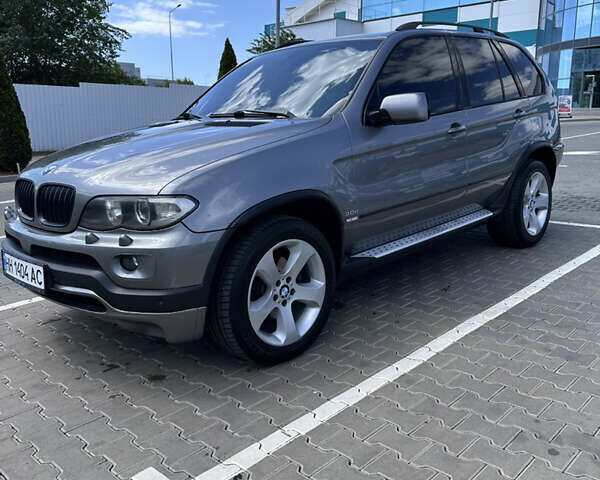 Серый БМВ Х5, объемом двигателя 3 л и пробегом 283 тыс. км за 15000 $, фото 1 на Automoto.ua