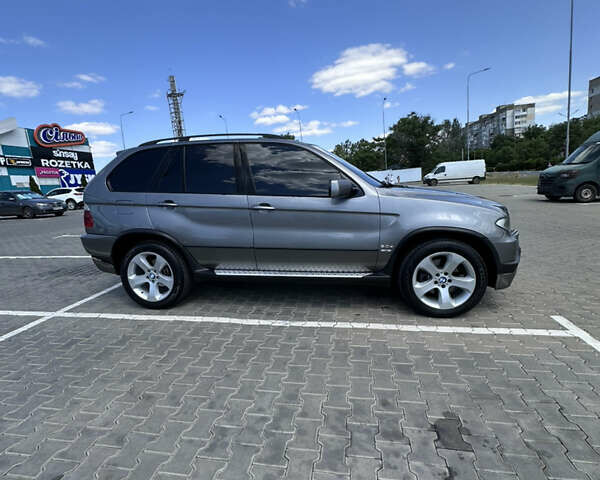Серый БМВ Х5, объемом двигателя 3 л и пробегом 283 тыс. км за 15000 $, фото 2 на Automoto.ua