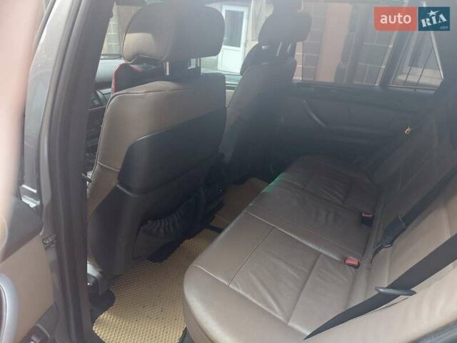 Сірий БМВ Х5, об'ємом двигуна 3 л та пробігом 400 тис. км за 13200 $, фото 13 на Automoto.ua