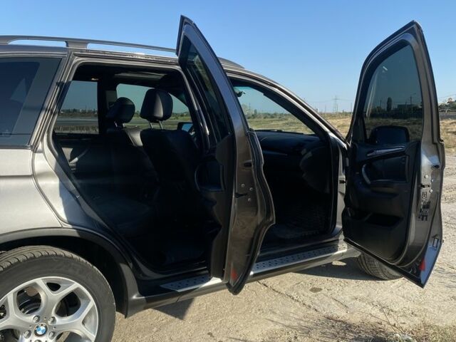 Сірий БМВ Х5, об'ємом двигуна 3 л та пробігом 297 тис. км за 11900 $, фото 5 на Automoto.ua