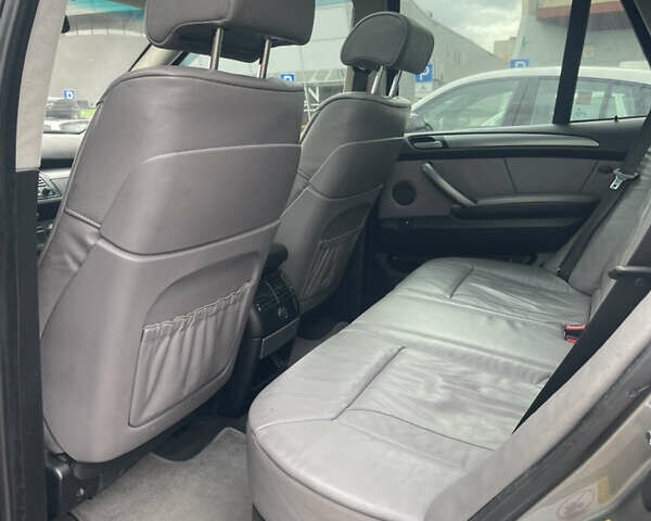 Серый БМВ Х5, объемом двигателя 3 л и пробегом 443 тыс. км за 11200 $, фото 10 на Automoto.ua