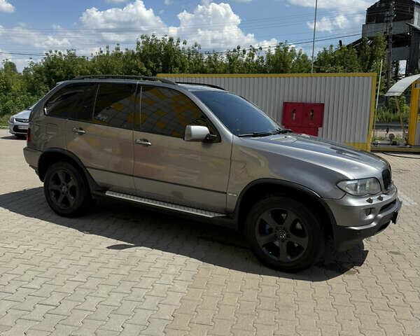 Серый БМВ Х5, объемом двигателя 3 л и пробегом 343 тыс. км за 13300 $, фото 9 на Automoto.ua