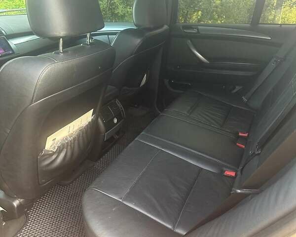 Серый БМВ Х5, объемом двигателя 3 л и пробегом 410 тыс. км за 11000 $, фото 6 на Automoto.ua