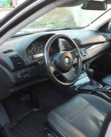 Серый БМВ Х5, объемом двигателя 3 л и пробегом 340 тыс. км за 6500 $, фото 9 на Automoto.ua