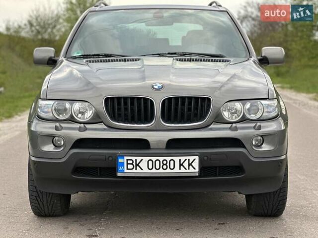 Серый БМВ Х5, объемом двигателя 2.99 л и пробегом 332 тыс. км за 12200 $, фото 1 на Automoto.ua