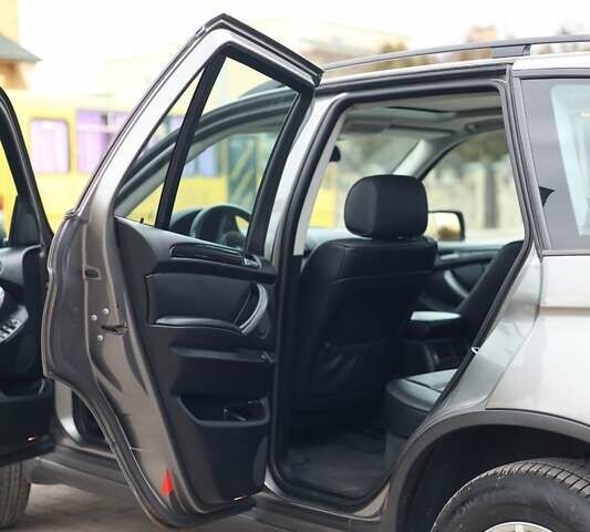 Серый БМВ Х5, объемом двигателя 2.98 л и пробегом 332 тыс. км за 8700 $, фото 15 на Automoto.ua