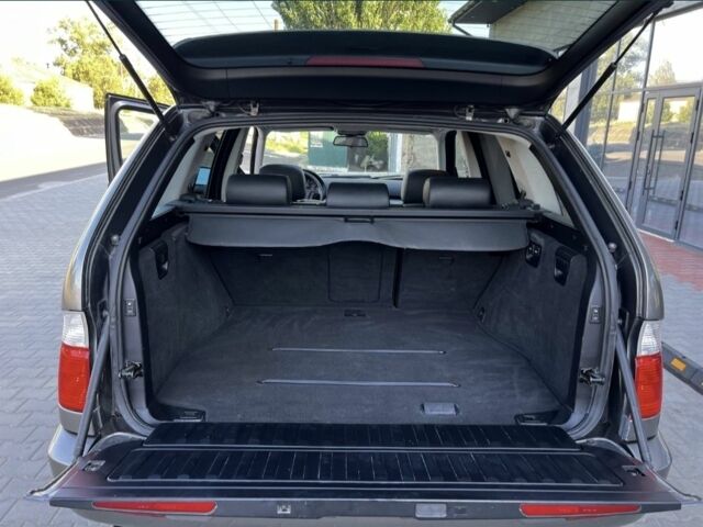 Серый БМВ Х5, объемом двигателя 3 л и пробегом 170 тыс. км за 8500 $, фото 5 на Automoto.ua