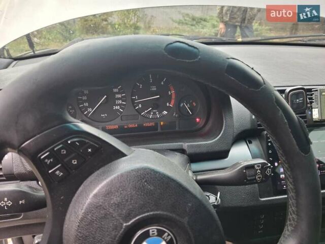 Серый БМВ Х5, объемом двигателя 3 л и пробегом 330 тыс. км за 11400 $, фото 18 на Automoto.ua