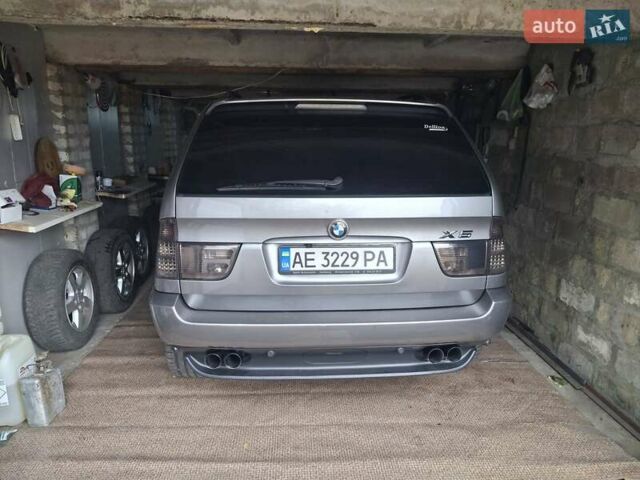Серый БМВ Х5, объемом двигателя 3 л и пробегом 330 тыс. км за 11400 $, фото 20 на Automoto.ua