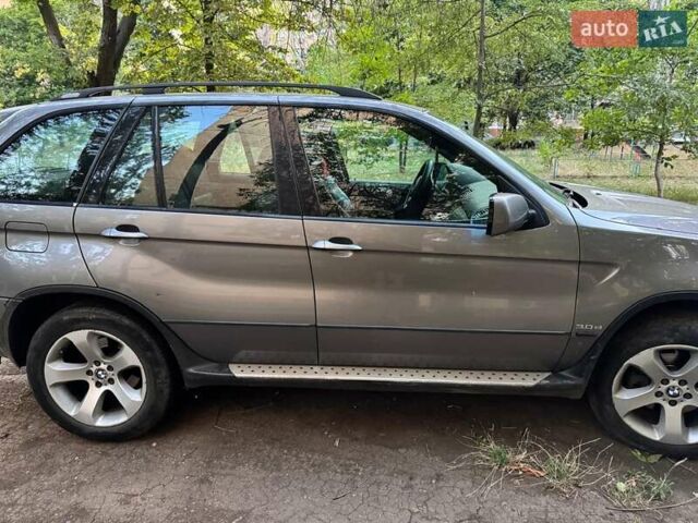 Сірий БМВ Х5, об'ємом двигуна 3 л та пробігом 300 тис. км за 5500 $, фото 13 на Automoto.ua