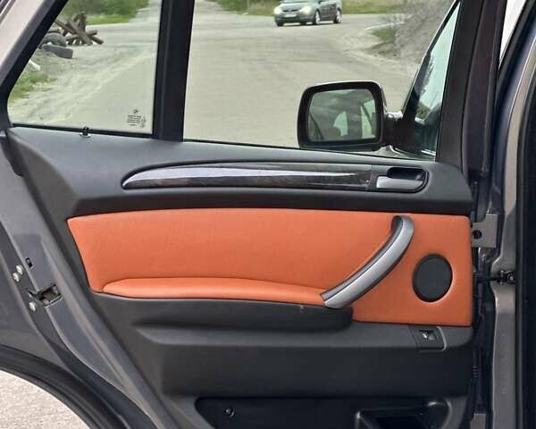 Серый БМВ Х5, объемом двигателя 2.99 л и пробегом 332 тыс. км за 12200 $, фото 4 на Automoto.ua