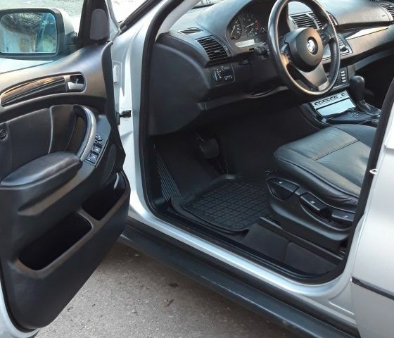 Серый БМВ Х5, объемом двигателя 3 л и пробегом 340 тыс. км за 6500 $, фото 7 на Automoto.ua