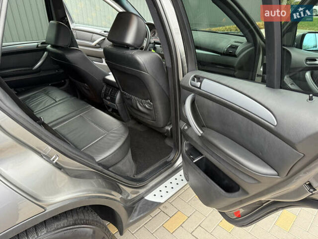 Серый БМВ Х5, объемом двигателя 3 л и пробегом 336 тыс. км за 12800 $, фото 16 на Automoto.ua