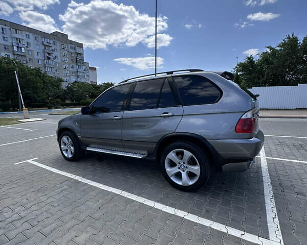 Серый БМВ Х5, объемом двигателя 3 л и пробегом 283 тыс. км за 15000 $, фото 6 на Automoto.ua