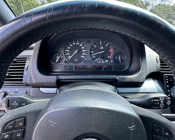 Серый БМВ Х5, объемом двигателя 3 л и пробегом 283 тыс. км за 15000 $, фото 15 на Automoto.ua