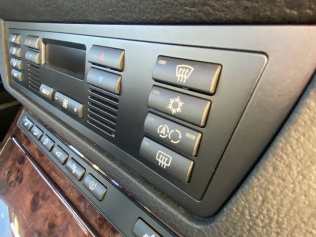 Серый БМВ Х5, объемом двигателя 4.4 л и пробегом 290 тыс. км за 8450 $, фото 22 на Automoto.ua