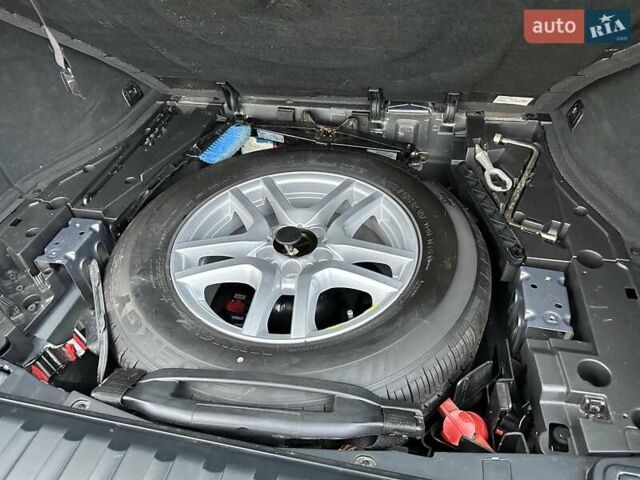 Серый БМВ Х5, объемом двигателя 2.99 л и пробегом 332 тыс. км за 12200 $, фото 9 на Automoto.ua