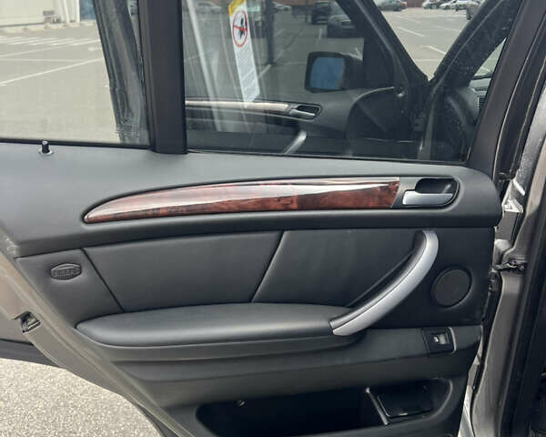 Серый БМВ Х5, объемом двигателя 4.8 л и пробегом 143 тыс. км за 18000 $, фото 10 на Automoto.ua