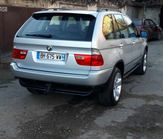 Серый БМВ Х5, объемом двигателя 3 л и пробегом 340 тыс. км за 6500 $, фото 3 на Automoto.ua