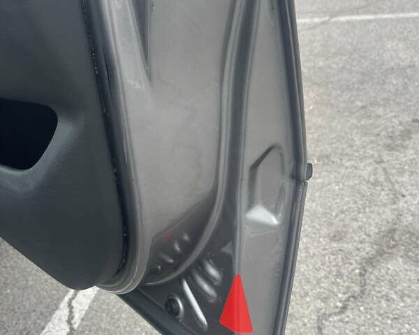 Серый БМВ Х5, объемом двигателя 3 л и пробегом 443 тыс. км за 11200 $, фото 15 на Automoto.ua