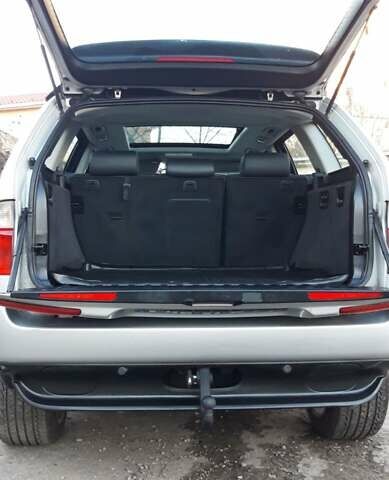 Серый БМВ Х5, объемом двигателя 3 л и пробегом 340 тыс. км за 6500 $, фото 20 на Automoto.ua