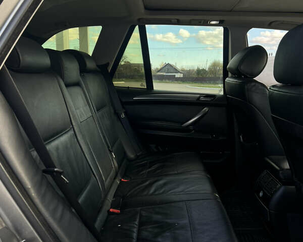 Серый БМВ Х5, объемом двигателя 2.99 л и пробегом 305 тыс. км за 10450 $, фото 16 на Automoto.ua