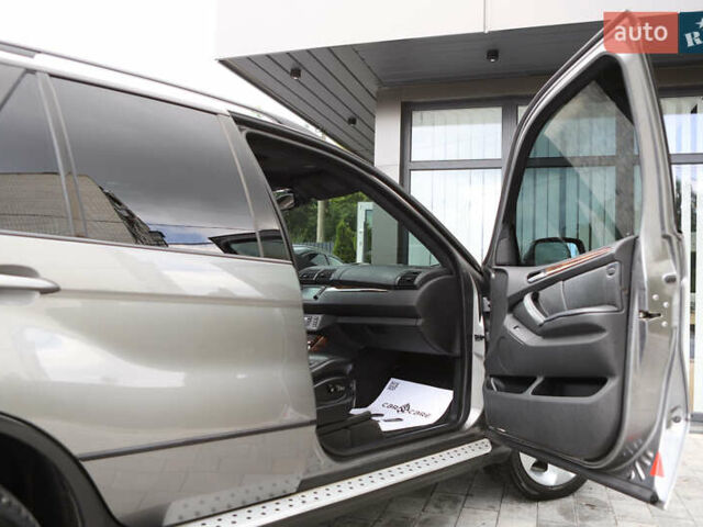 Серый БМВ Х5, объемом двигателя 3 л и пробегом 290 тыс. км за 16500 $, фото 49 на Automoto.ua