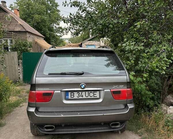 Сірий БМВ Х5, об'ємом двигуна 3 л та пробігом 300 тис. км за 5500 $, фото 1 на Automoto.ua