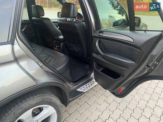 Серый БМВ Х5, объемом двигателя 2.99 л и пробегом 347 тыс. км за 10500 $, фото 15 на Automoto.ua