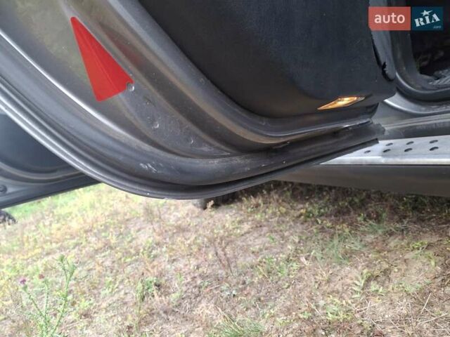 Серый БМВ Х5, объемом двигателя 3 л и пробегом 330 тыс. км за 11400 $, фото 6 на Automoto.ua