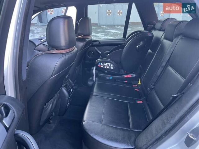 Серый БМВ Х5, объемом двигателя 3 л и пробегом 375 тыс. км за 10500 $, фото 23 на Automoto.ua