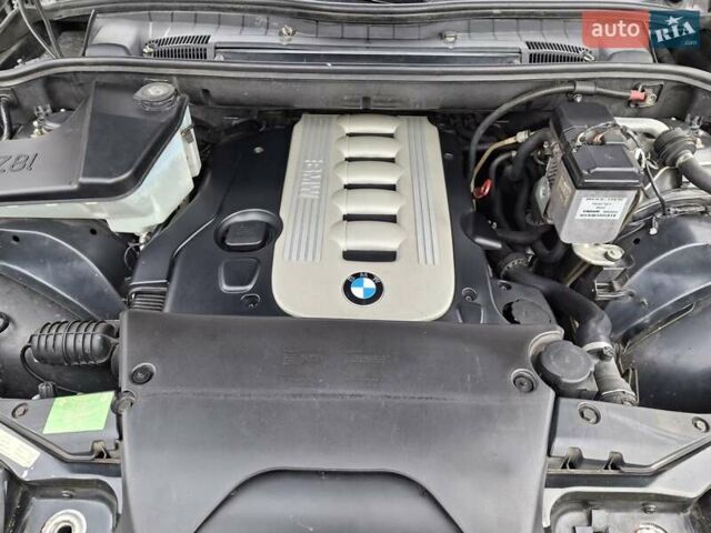 Серый БМВ Х5, объемом двигателя 3 л и пробегом 330 тыс. км за 11400 $, фото 17 на Automoto.ua
