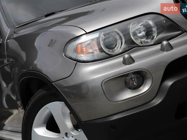 Серый БМВ Х5, объемом двигателя 3 л и пробегом 290 тыс. км за 16500 $, фото 21 на Automoto.ua