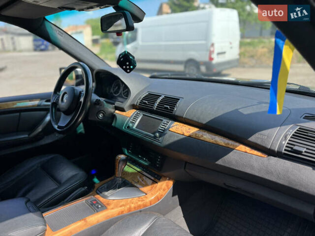 Серый БМВ Х5, объемом двигателя 3 л и пробегом 343 тыс. км за 13300 $, фото 26 на Automoto.ua