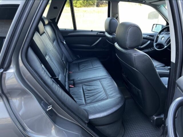 Серый БМВ Х5, объемом двигателя 3 л и пробегом 170 тыс. км за 8500 $, фото 6 на Automoto.ua