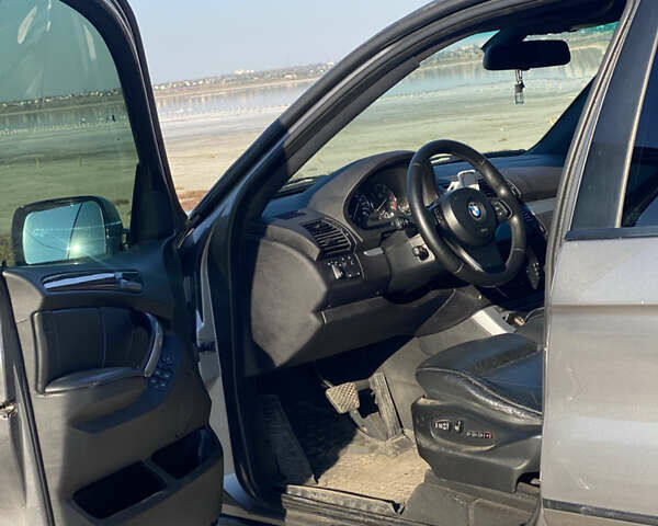 Серый БМВ Х5, объемом двигателя 2.99 л и пробегом 297 тыс. км за 11900 $, фото 18 на Automoto.ua