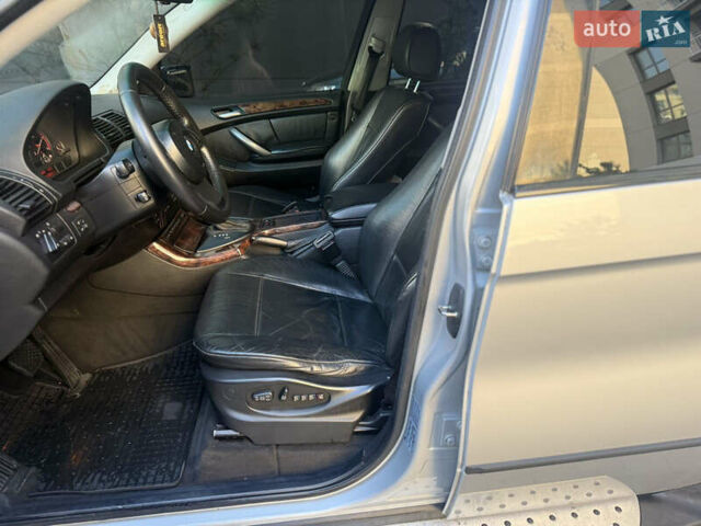 Серый БМВ Х5, объемом двигателя 3 л и пробегом 370 тыс. км за 10000 $, фото 10 на Automoto.ua