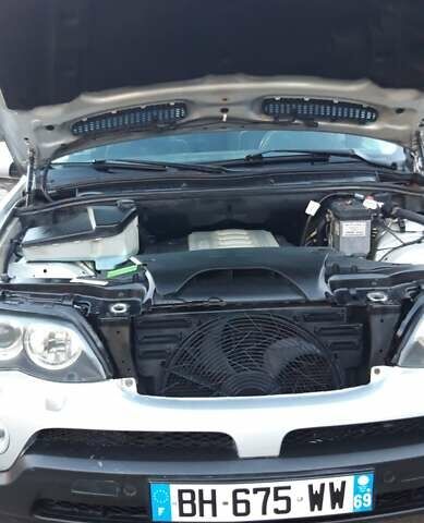 Серый БМВ Х5, объемом двигателя 3 л и пробегом 340 тыс. км за 6500 $, фото 22 на Automoto.ua