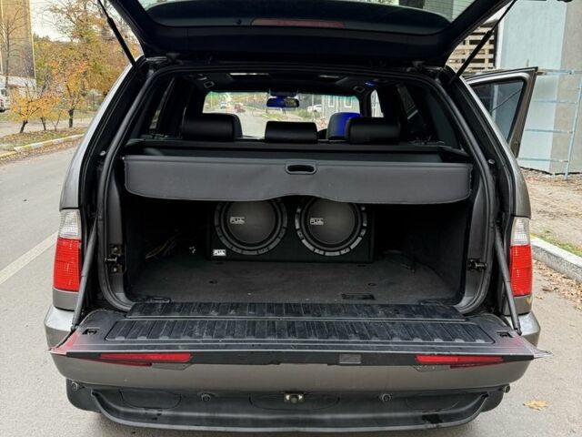 Серый БМВ Х5, объемом двигателя 3 л и пробегом 280 тыс. км за 4500 $, фото 12 на Automoto.ua