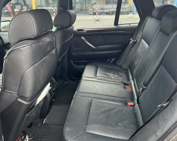 Серый БМВ Х5, объемом двигателя 4.8 л и пробегом 143 тыс. км за 18000 $, фото 14 на Automoto.ua