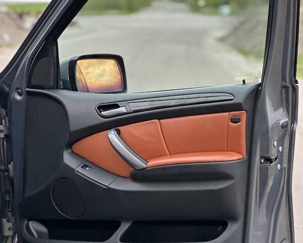 Серый БМВ Х5, объемом двигателя 2.99 л и пробегом 332 тыс. км за 12200 $, фото 7 на Automoto.ua