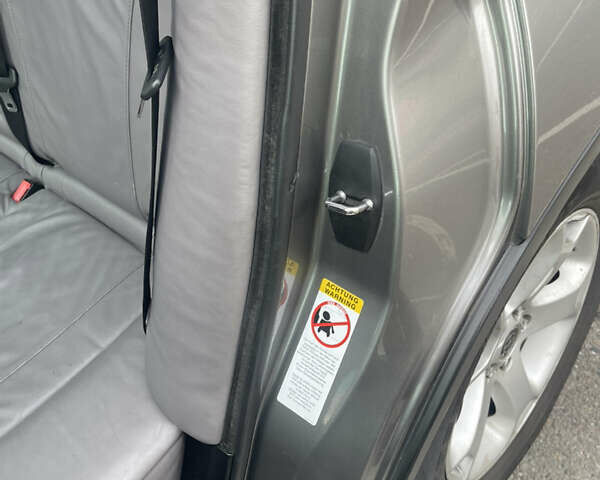 Серый БМВ Х5, объемом двигателя 3 л и пробегом 443 тыс. км за 11200 $, фото 17 на Automoto.ua