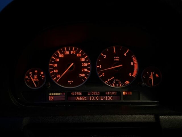 Серый БМВ Х5, объемом двигателя 3 л и пробегом 400 тыс. км за 6100 $, фото 16 на Automoto.ua