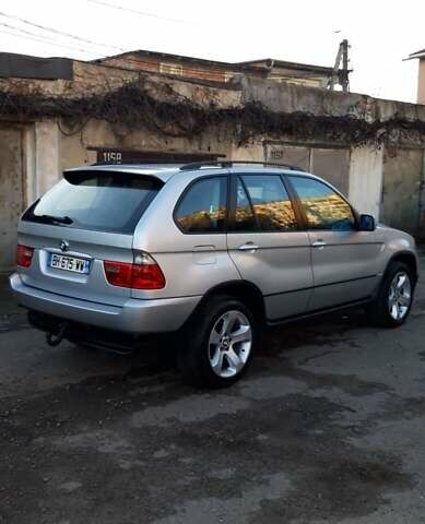 Серый БМВ Х5, объемом двигателя 3 л и пробегом 340 тыс. км за 6500 $, фото 2 на Automoto.ua