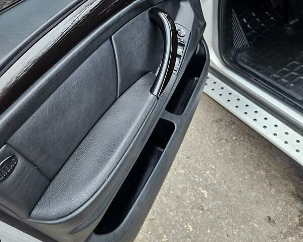 Серый БМВ Х5, объемом двигателя 3 л и пробегом 227 тыс. км за 9000 $, фото 18 на Automoto.ua